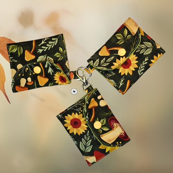 Mini Wallet Pouch with Keyring | Cottagecore Bag Charm | Mushroom Sunflower - Picture 5 of 7